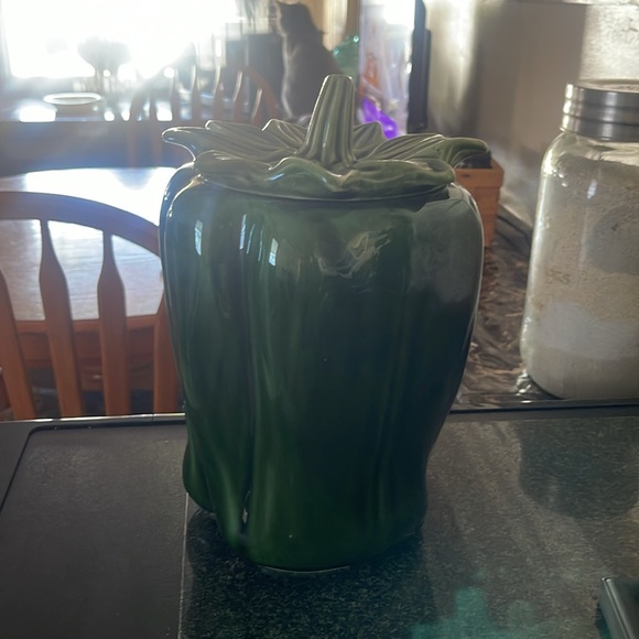 Vintage McCoy Green Pepper cookie jar!  157 - Picture 2 of 3